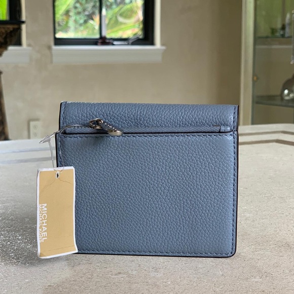 🔥SALE🔥NWT Michael Kors wallet - Picture 3 of 6